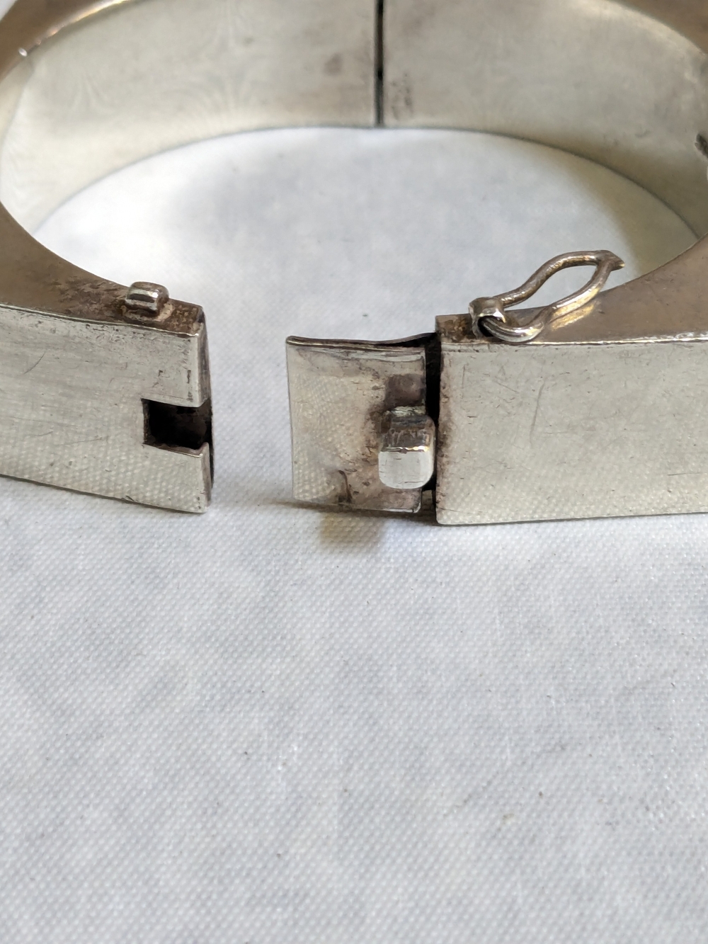 Sterling Silver Square Hinged Bangle Bracelet Taxco 7" Modernist Hollow - Picture 5 of 16